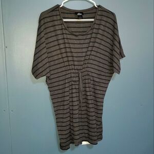 𝅺Grey striped top Small